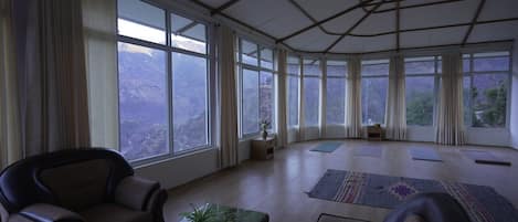 Familien-Suite, 2Â Schlafzimmer, HĂŒgelblick | Innenbereich