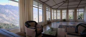 薩拉克套房山頂酒店  