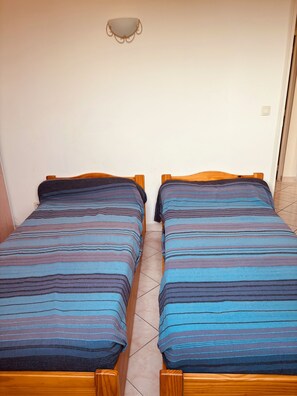2 bedrooms, iron/ironing board, Internet - Ground floor of 2-bedroom villa with garden (Venzolasca)