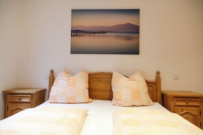1 chambre, fer et planche à repasser, accès au Wi-Fi (inclus)