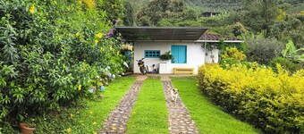 Cabin among coffee plantations and on the road to the Cueva del Esplendor (Splendor Cave)