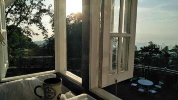 Luxury Triple Room, Sea View | Interior