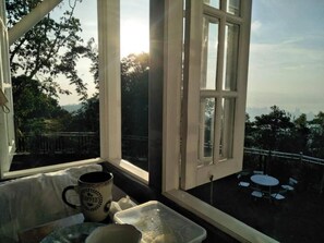 Luxury Triple Room | Interior - Hickory Penang Hill (Penang)