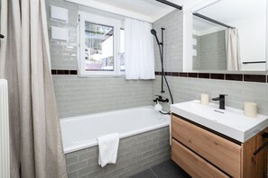 Shower, hair dryer, towels - Apartment for 8 people Zentrum Lenzerheide (Vaz/Obervaz)