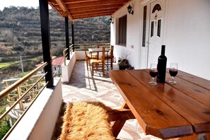 Outdoor dining -  Elegant Accommodations (Berat)