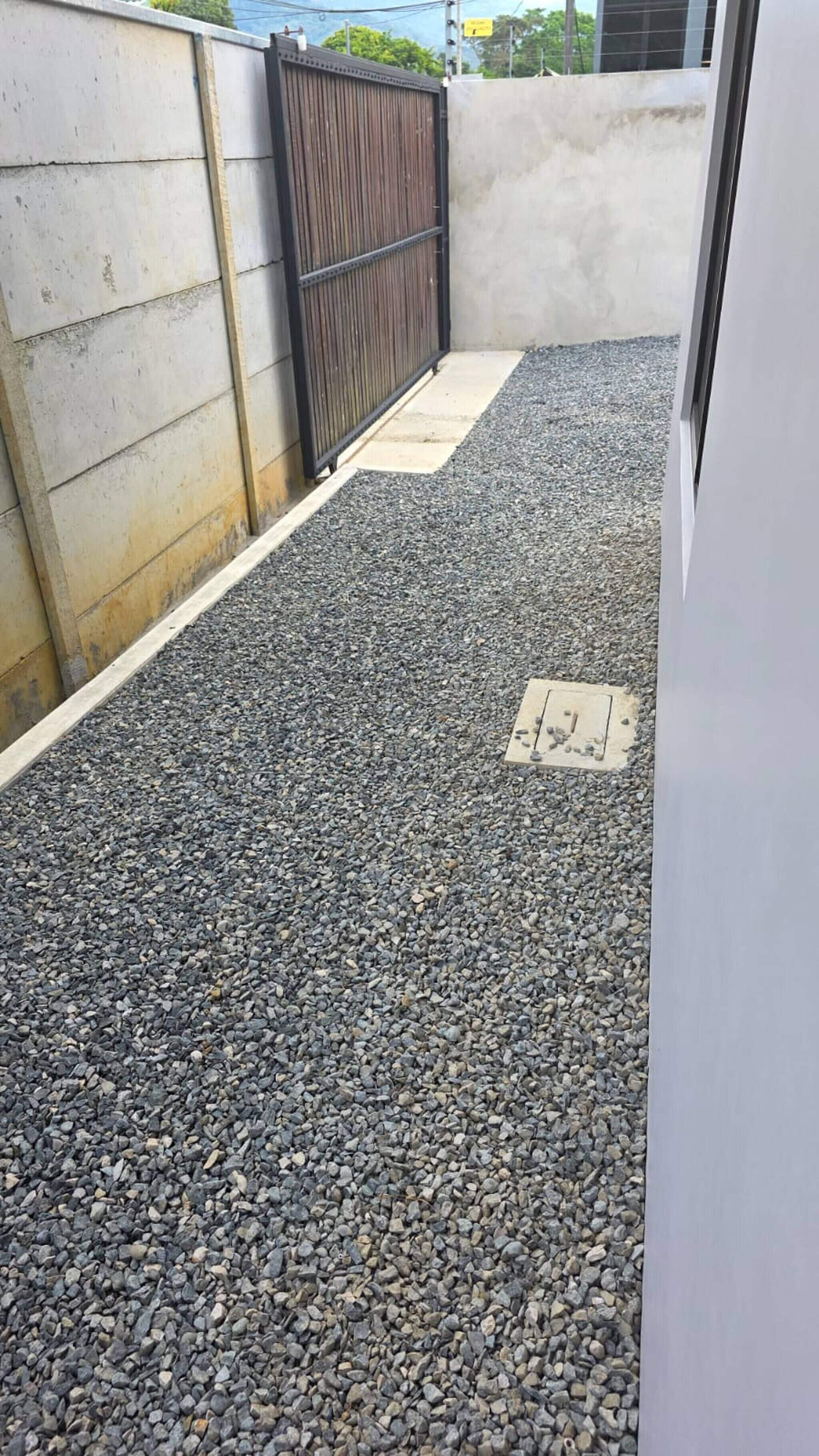 المنطقة المحيطة بالمنشأة