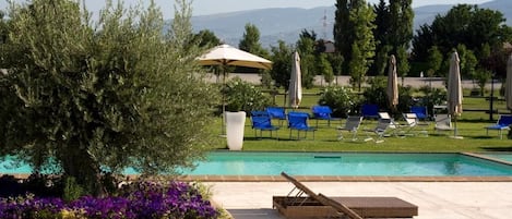 Piscine couverte, piscine extérieure (ouverte en saison)