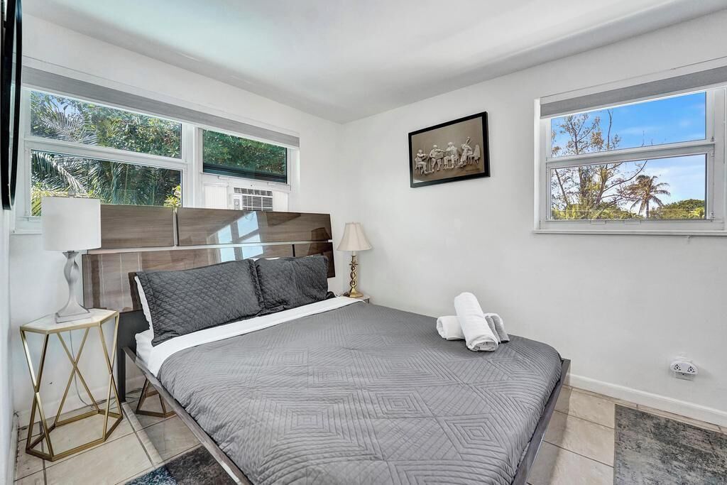4 bedrooms, desk, iron/ironing board, free WiFi