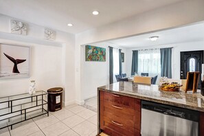 Interior - Luxury Paradise Villa with Heated Pool Near the Beach (Hallandale Beach)