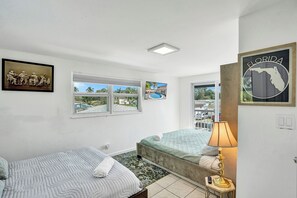 Room - Luxury Paradise Villa with Heated Pool Near the Beach (Hallandale Beach)