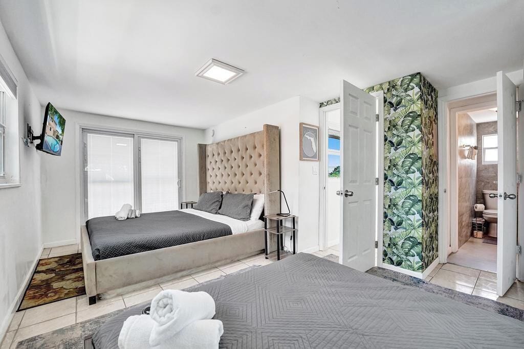 4 bedrooms, desk, iron/ironing board, free WiFi