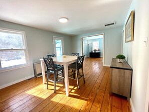 Dining - Camden Hills Retreat-Near Lake, Trails, Dog Friendly (Lincolnville)