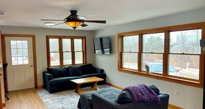 Camden Hills Retreat-Near Lake, Trails, Dog Friendly