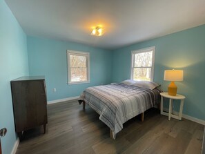 Room - Camden Hills Retreat-Near Lake, Trails, Dog Friendly (Lincolnville)