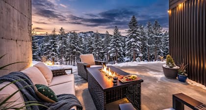 Mountain Views-Star Gazing-Onsite Hiking Perfect for Romantic, Relaxing Retreats