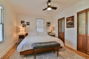 2 slaapkamers, een strijkplank/strijkijzer, gratis wifi, beddengoed
