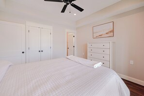 Room - JL #OB-101 | Ocean House | Oceanfront | Ocean Views (Kill Devil Hills)