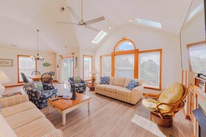 Smart TV - JL #309 | Sound Garden - Soundside - Sound Views - Private Heated Pool (Kitty Hawk)