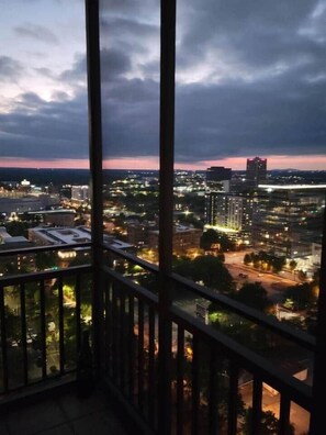 Interior - Modern Designed DTWN Condo with a 99% Walk Score (Atlanta)