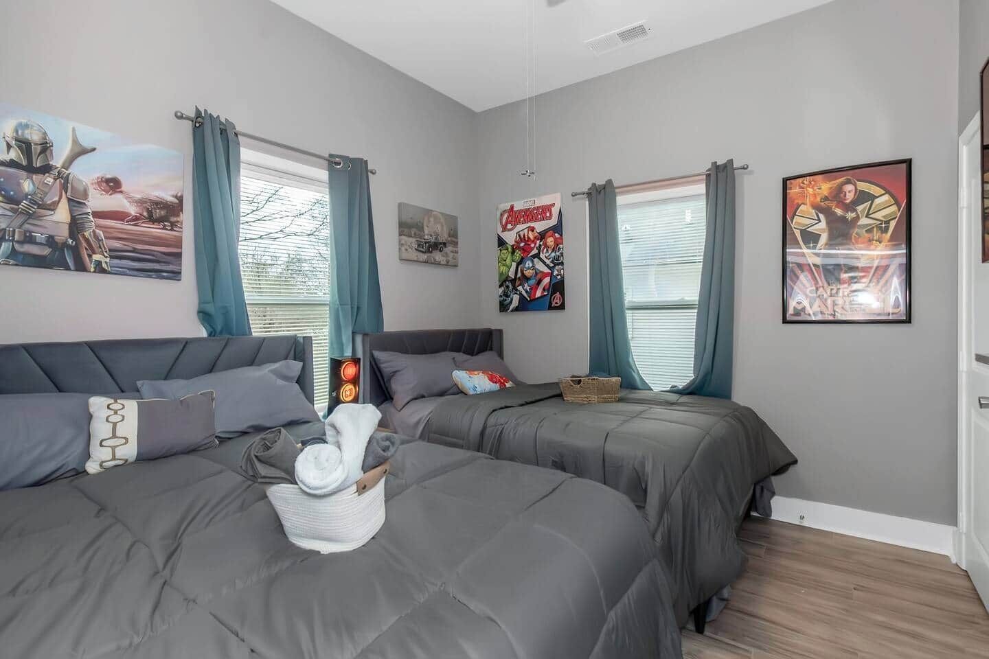 4 bedrooms, iron/ironing board, WiFi, bed sheets