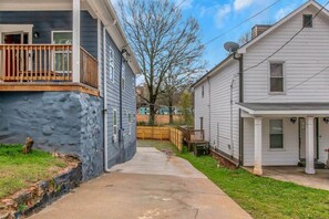 Exterior - Chic 4BR Home Near AUC&DTWN (Atlanta)