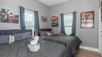 4 bedrooms, iron/ironing board, WiFi, bed sheets