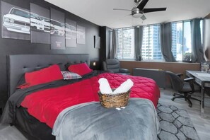 3 chambres, fer et planche à repasser, Wi-Fi, draps fournis
