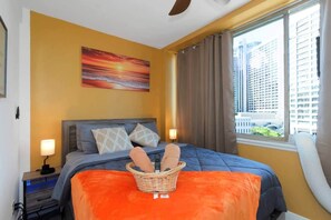 3 bedrooms, iron/ironing board, WiFi, bed sheets - Spacious 3BR Condo in DTWN (Atlanta)