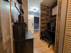 Interior - Perfect DTWN 2BR Condo with King bed (Atlanta)