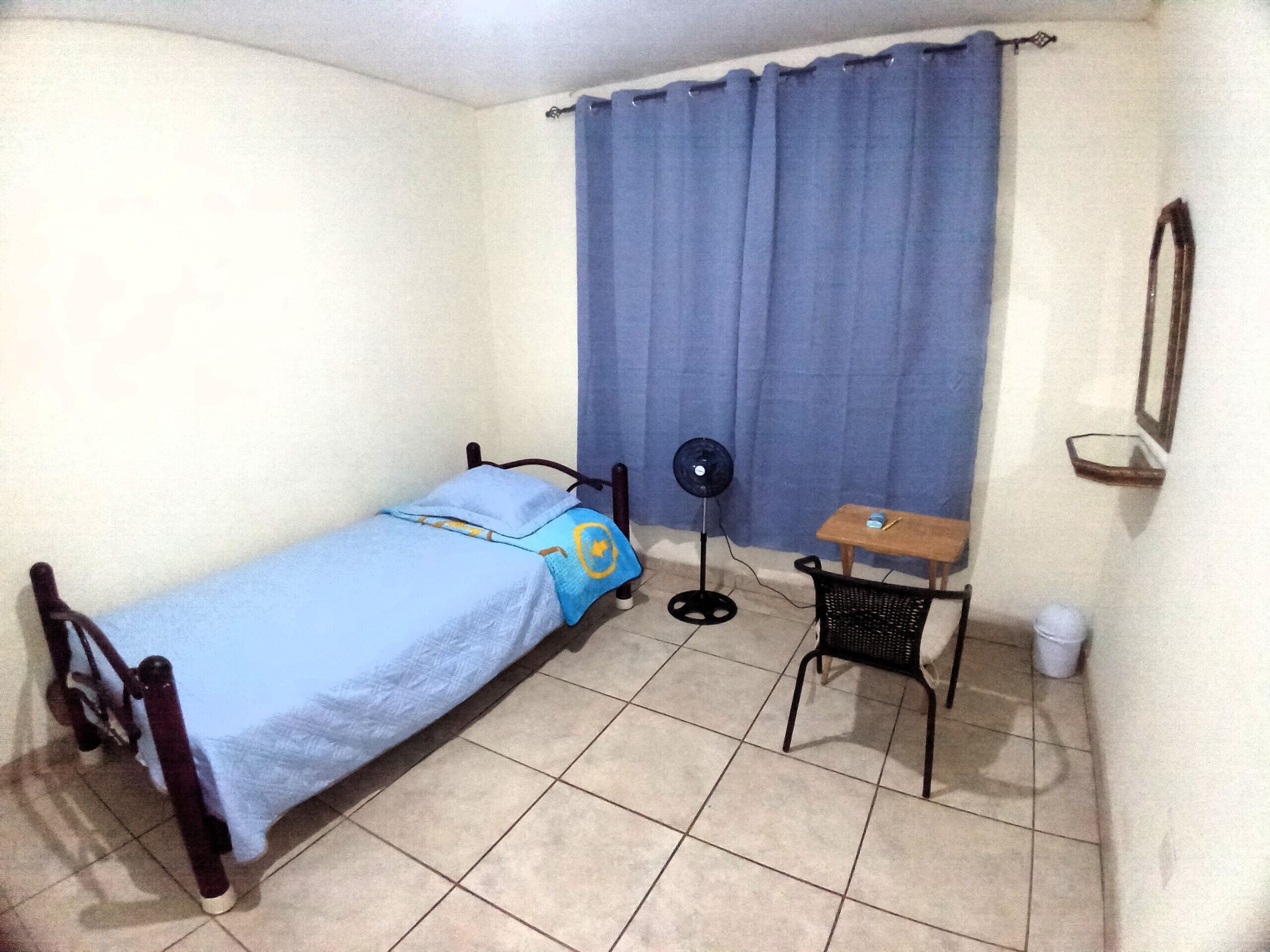 Rom – basic, 1 enkeltseng, tilpasset bevegelseshemmede, terrasse