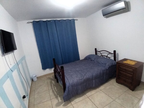 Comfort House, 2 Bedrooms, Mobility Accessible, Patio