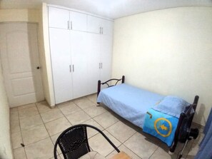 Basic Room, 1 Twin Bed, Mobility Accessible, Patio | Laptop workspace, free WiFi - Habitacione BGA (Brisas del Golf de Arraijan)