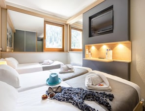 Apartment - Chic Triple Retreat With Playstation (Tignes)