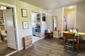 Dining - Entire Farmhouse - Great for Longer Stays (Springfield)