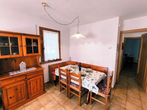 Dining - Vrbo Property (Roana)