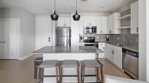 Landing | Incredible 2BD, Courtyard, Gym