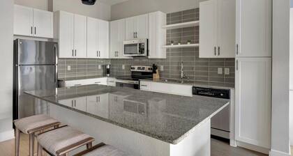 Landing | Stylish 2BD, Courtyard, Gym