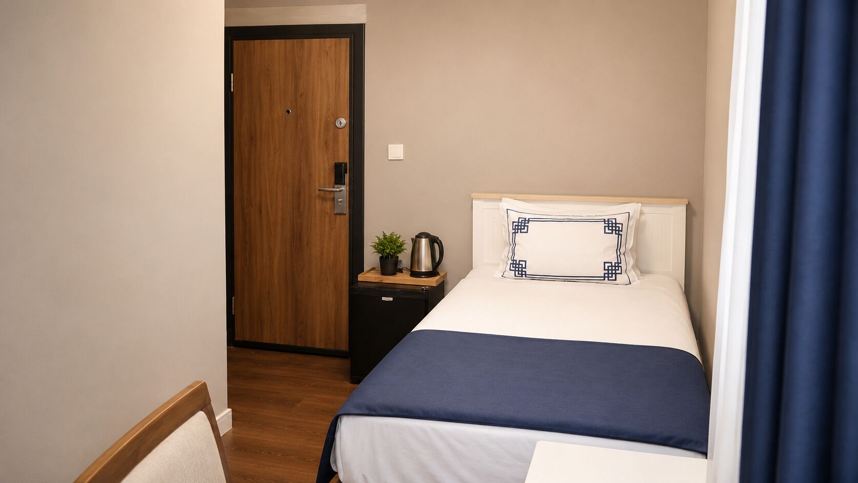 Classic Single Room | In-room safe, blackout drapes, iron/ironing board