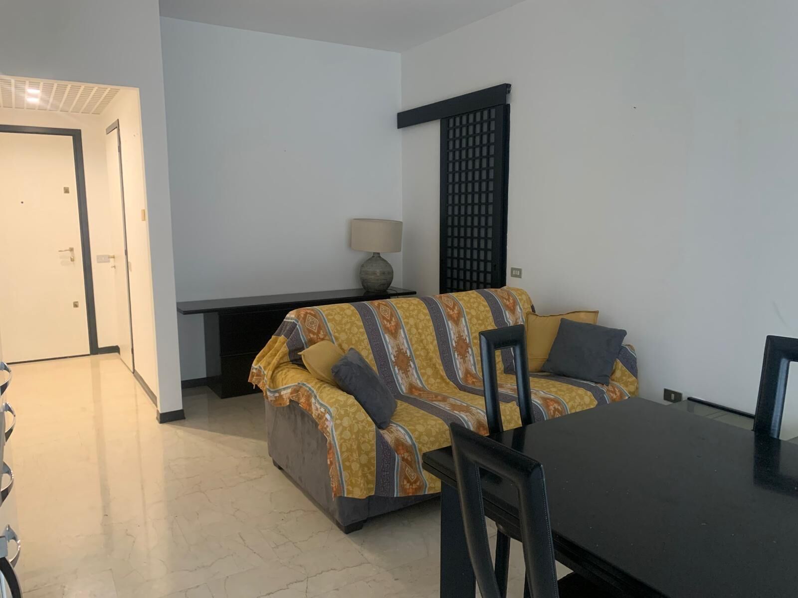 舒适公寓, 阳台, 城市景观 | 起居区