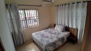 3 bedrooms, iron/ironing board, free WiFi, bed sheets - Family home in Adenta, Accra in a quite neighbourhood, 30 mins from the Airport. (Greater Accra Region)