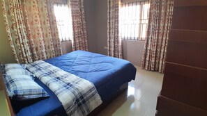 3 bedrooms, iron/ironing board, free WiFi, bed sheets - Family home in Adenta, Accra in a quite neighbourhood, 30 mins from the Airport. (Greater Accra Region)