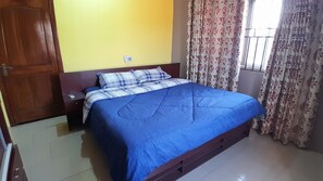 3 bedrooms, iron/ironing board, free WiFi, bed sheets - Family home in Adenta, Accra in a quite neighbourhood, 30 mins from the Airport. (Greater Accra Region)