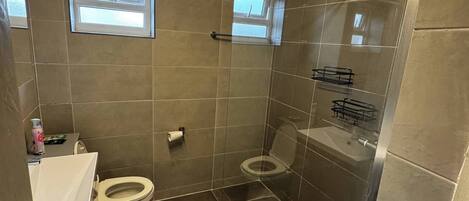 Bungalow, 2 Bedrooms, Accessible, Smoking | Bathroom