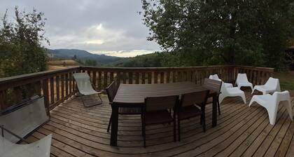 Relaxation and space in a family home with breathtaking views!