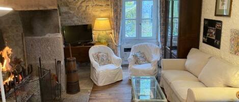 Smart TV, fireplace, DVD player, foosball