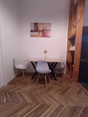 Dining - Superb apartment perfect for your relaxing getaway (Lviv)