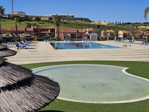 Indoor pool, outdoor pool - BOAVISTA GOLF RESORT - apartment with large terrace overlooking the GREEN (LAGOS)
