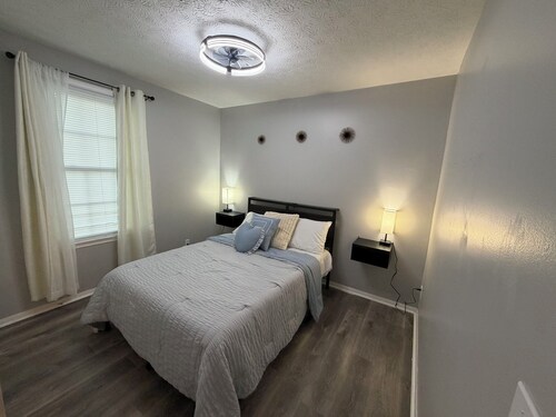2-bedroom house in lovely Nashville with AC