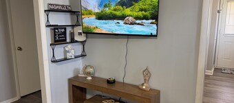 2-bedroom house in lovely Nashville with AC