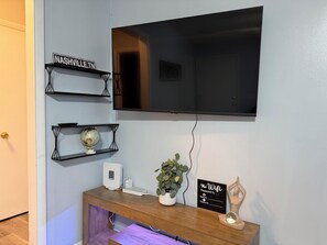 Interior - 2-bedroom house in lovely Nashville with AC (Nashville)